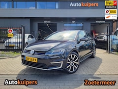 Volkswagen Golf - 1.4 TSI GTE | Met o.a. panoramadak, cruise control, climate control, navigatie en PDC
