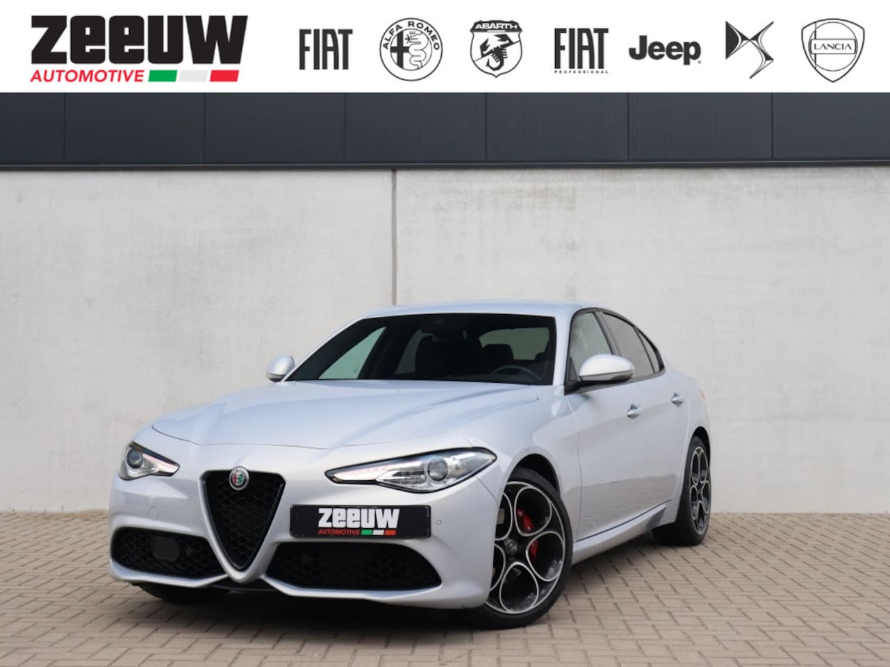Alfa Romeo Giulia - 2.0 Turbo 200 PK Sprint | Veloce | Carplay | Navi | Leder | 19" - AutoWereld.nl