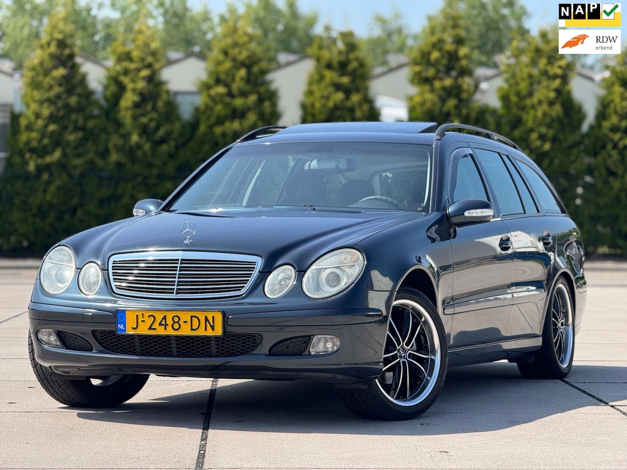 Mercedes-Benz E-klasse Combi - 200 K. Classic | Automaat | Schuifdak | Navigatie | Trekhaak | Parkeersensoren - AutoWereld.nl