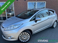 Ford Fiesta - 1.4 Ghia NIEUWE APK / LEER / CAMERA / AIRCO / GROOT.SCHERM / LMV