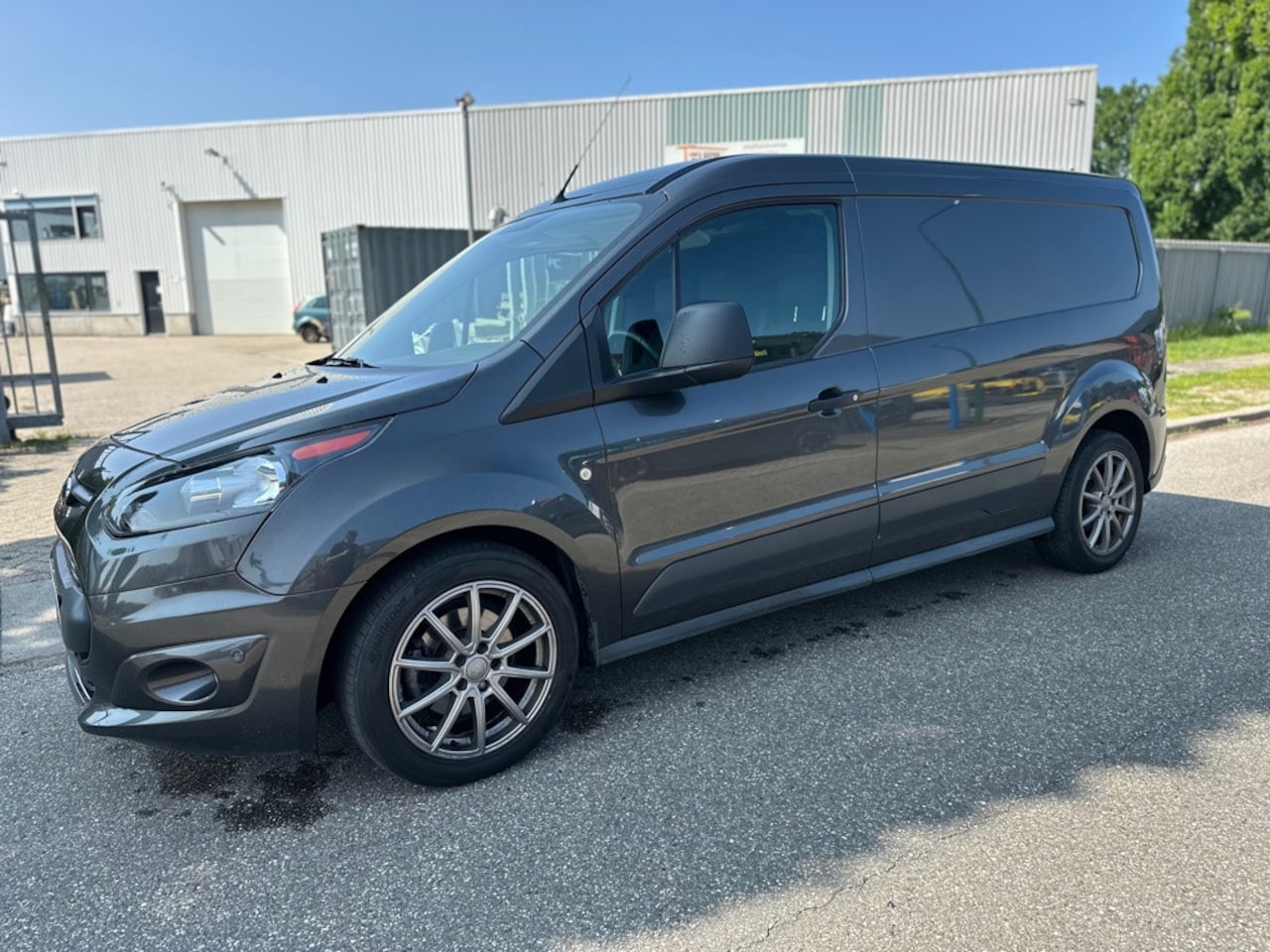 Ford Transit Connect - 1.5 TDCI L2 Trend| Airco | Trekhaak | Parkeersensoren voor + achter - AutoWereld.nl