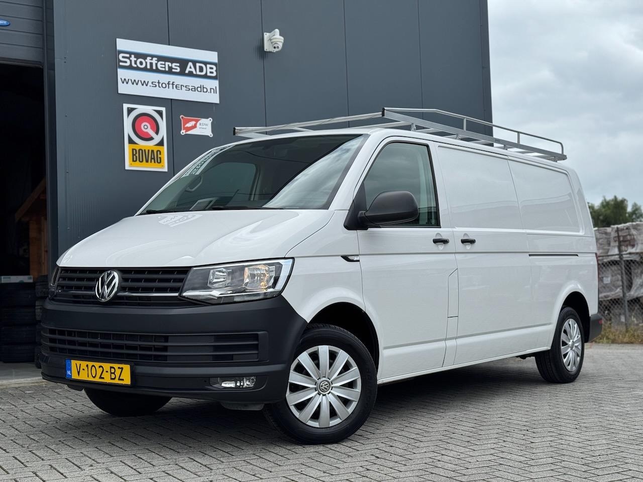 Volkswagen Transporter - 2.0 TDI 150pk L2H1 Automaat | 2X SCHUIF | Camera | Trekhaak | Navi | PDC | Servicebus | Cr - AutoWereld.nl