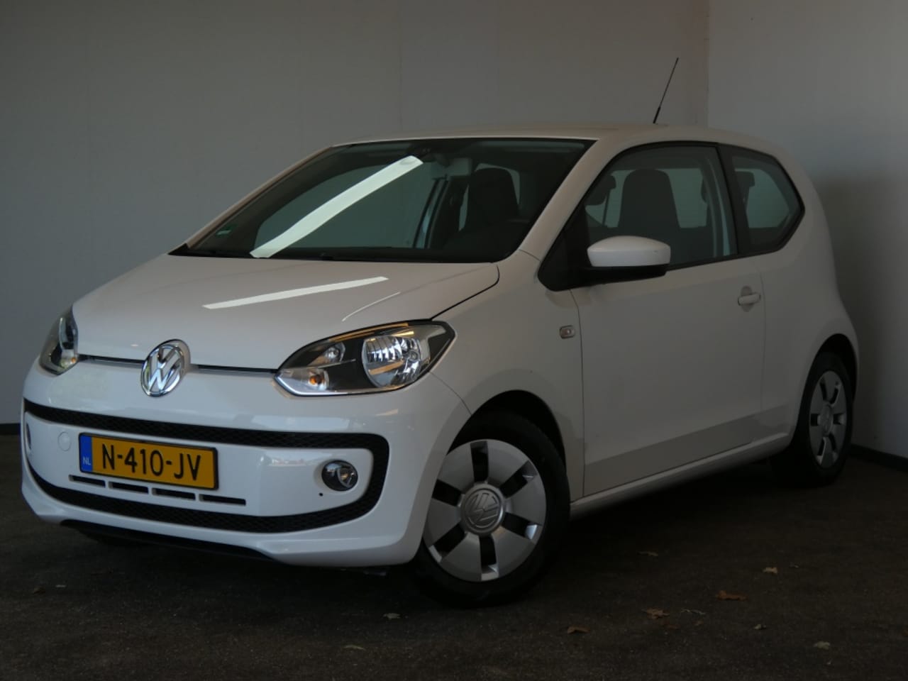 Volkswagen Up! - 1.0 move up! BlueM. Airco - AutoWereld.nl