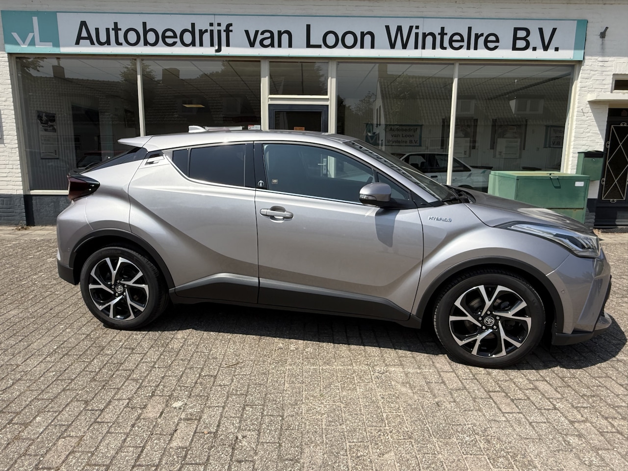 Toyota C-HR - 1.8 Hybrid Business Plus Achteruitrijcamera, Keyless entry, Telefoonverbinding - AutoWereld.nl