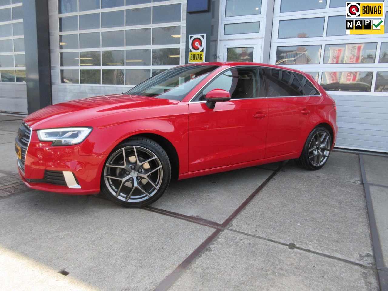 Audi A3 Sportback - 1.0 TFSI Sport Lease Edition / 18" LMV / D-glas / Navi - AutoWereld.nl