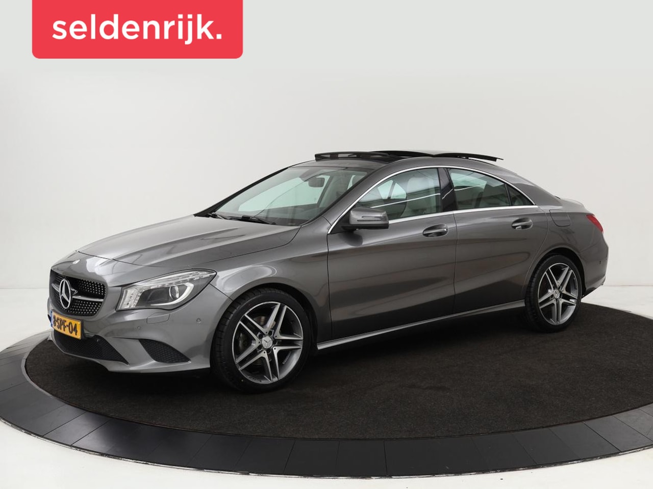 Mercedes-Benz CLA-Klasse - 200 AMG | Panoramadak | Nappaleder | Stoelverwarming | Climate control | Navigatie | Xenon - AutoWereld.nl