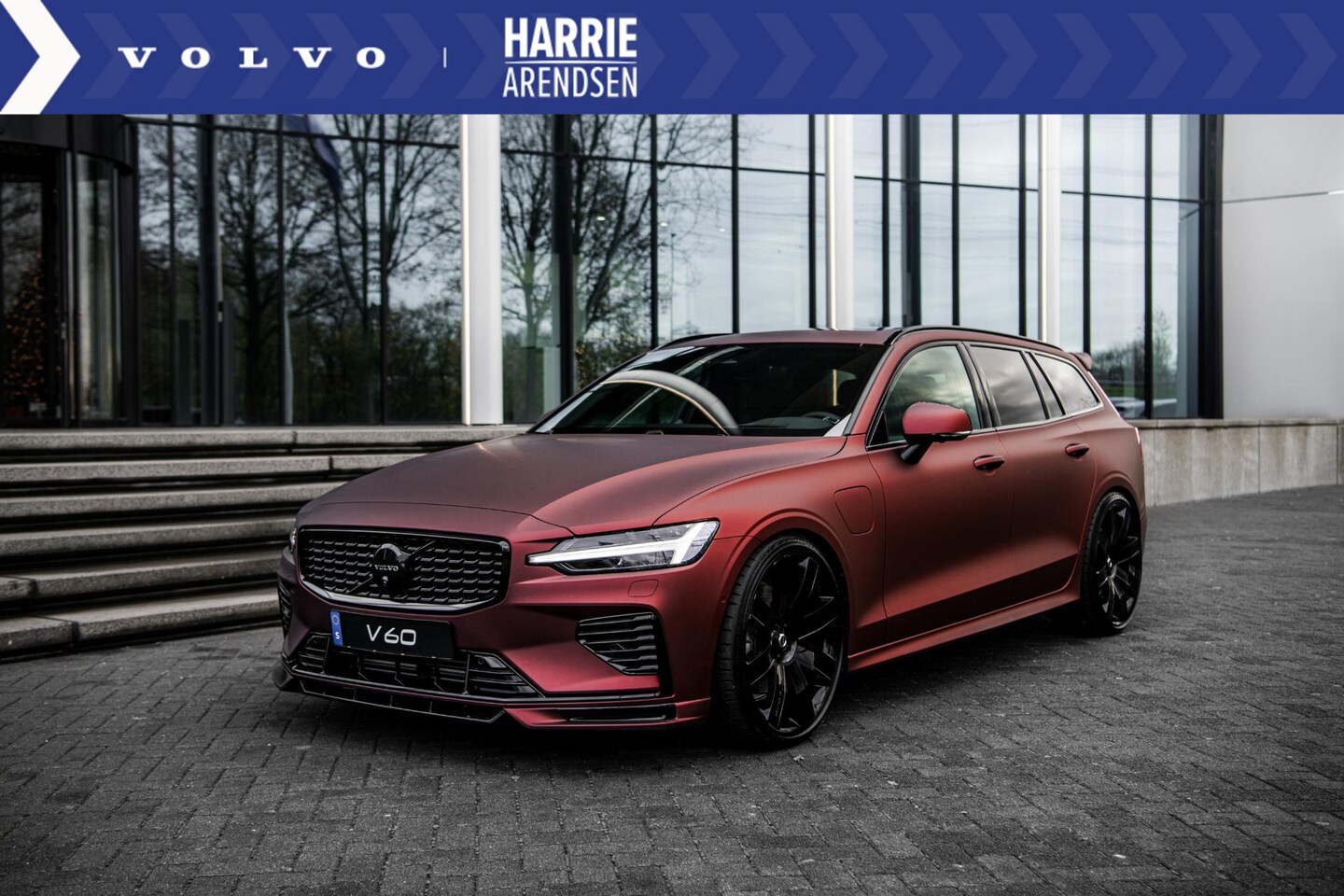 Volvo V60 - 2.0 T8 Plug-in hybrid AWD Ultra Dark | Bowers & Wilkins Audio | Stoel + stuurverwarming | - AutoWereld.nl