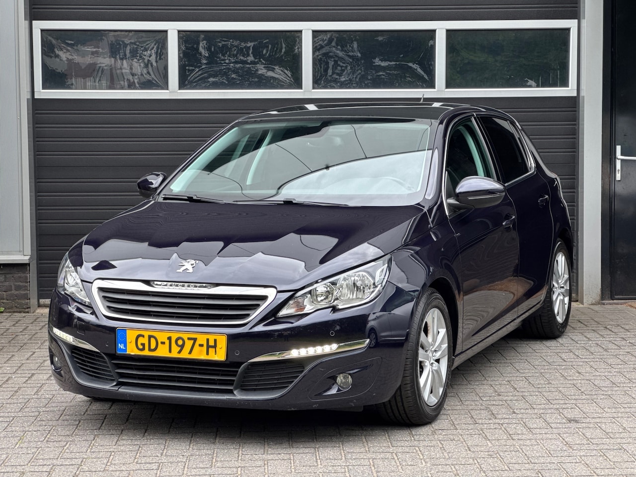 Peugeot 308 - 1.6 BlueHDi Blue Lease Executive Pano, Camera, Cruise, Navi, NAP - AutoWereld.nl