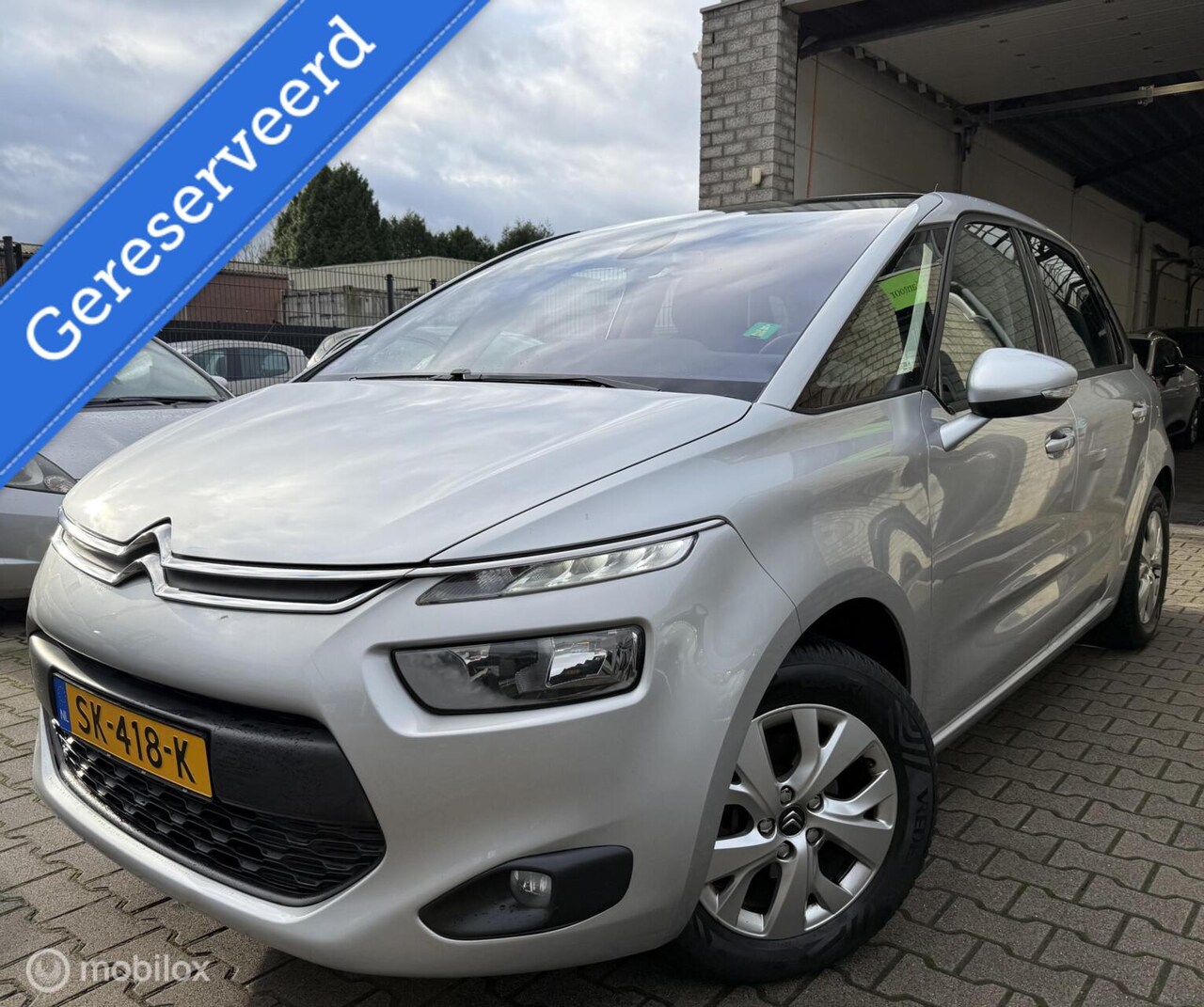 Citroën C4 Picasso - 1.6 VTi Intensive / Navi /Dealer onderh! - AutoWereld.nl