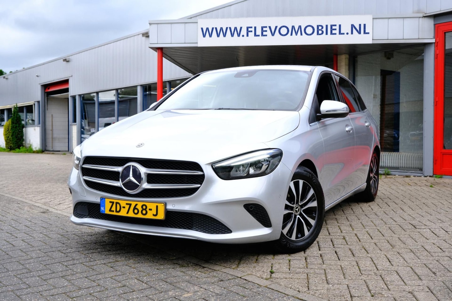 Mercedes-Benz B-klasse - 180 Business Solution Aut. Virtual Displ|Half Leder|Cam|Apple CarPlay - AutoWereld.nl