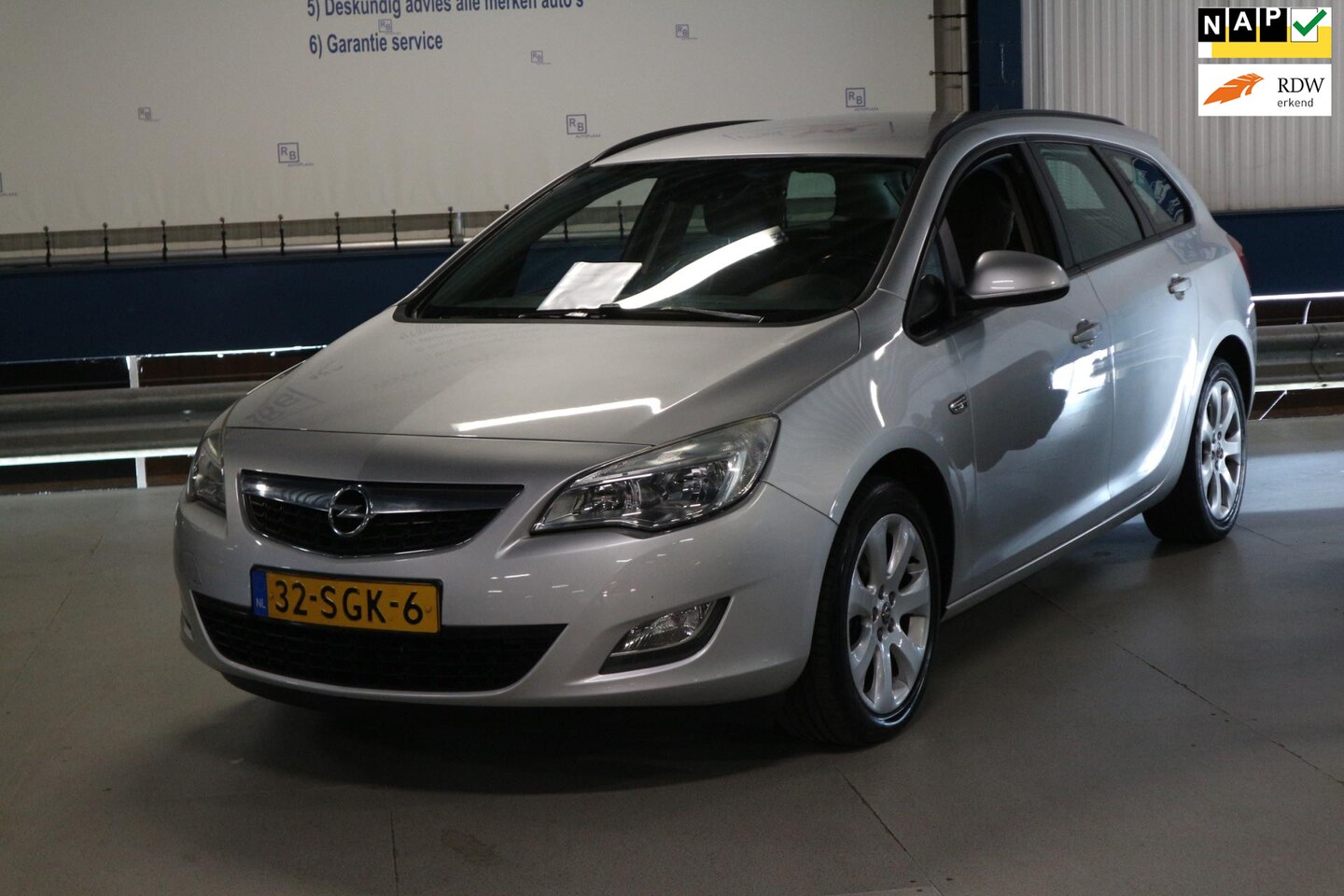 Opel Astra Sports Tourer - 1.4 Turbo Edition / NAP / LEUKE AUTO ! - AutoWereld.nl