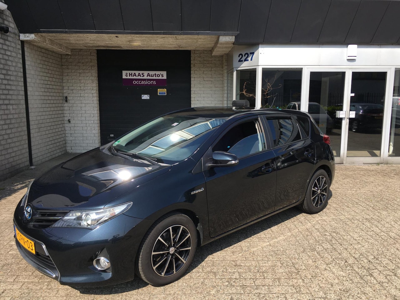 Toyota Auris - 1.8 Hybrid Aspiration / NEW MODEL / DEALER SERVICED / NAVI / CLIMA / ALU VELGEN / APK OK - AutoWereld.nl