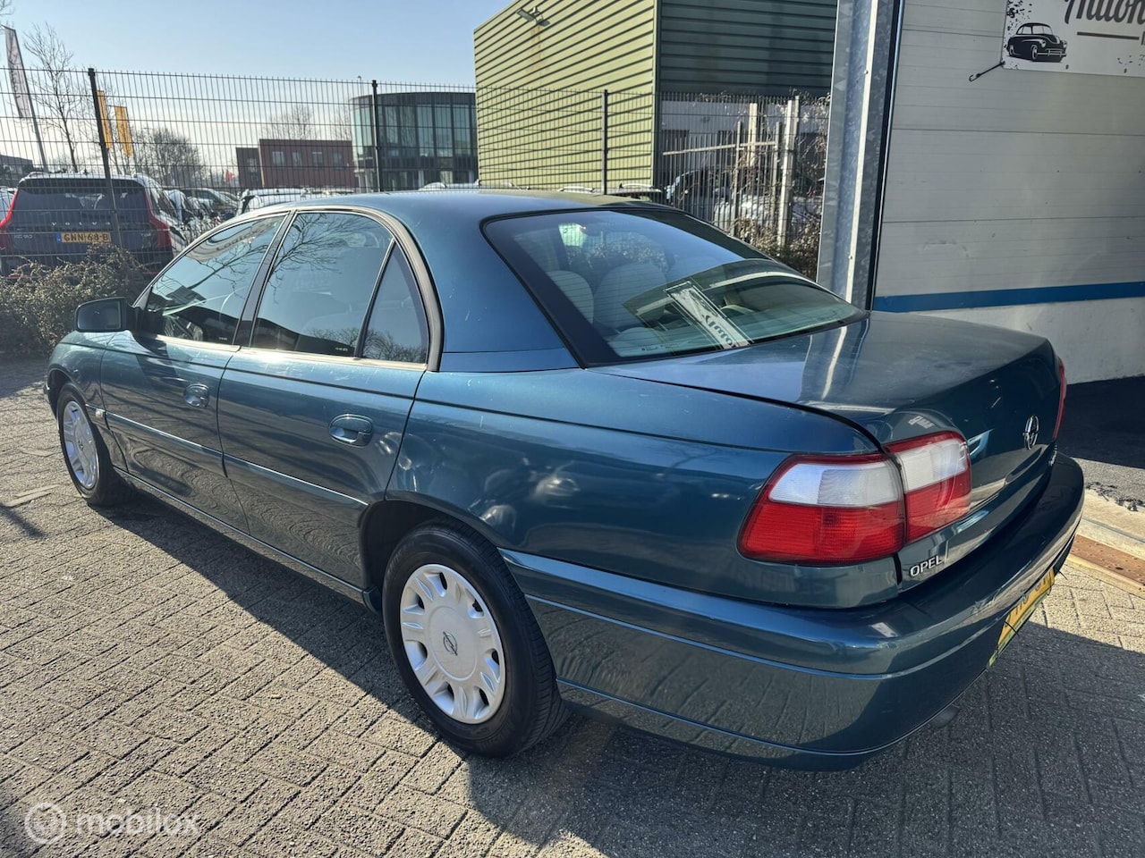Opel Omega - 2.2i-16V Business Edition Automaat! APK! NAP Logisch! - AutoWereld.nl