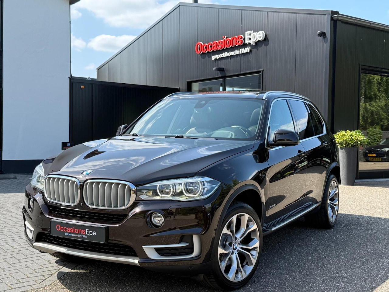 BMW X5 - XDrive35i Design Pure Experience Pano Softclose - AutoWereld.nl
