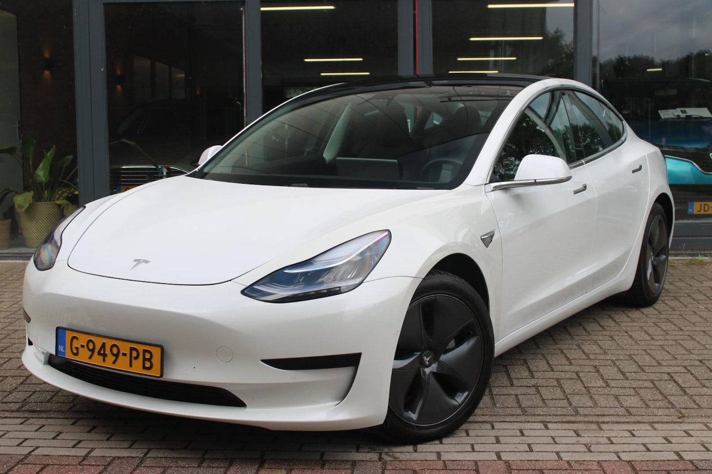 Tesla Model 3 - Standard RWD Plus 60 kWh | Autpilot | Leer | Camera | Stoelverwarming | - AutoWereld.nl