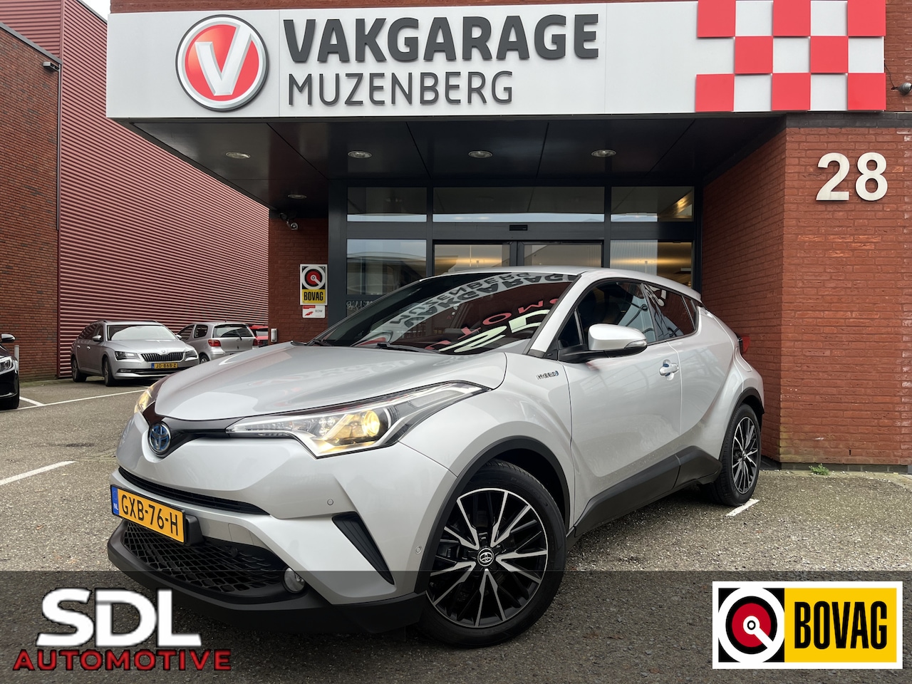 Toyota C-HR - 1.8 Hybrid Executive Ultimate // ADAP. CRUISE // KEYLESS // CLIMA // DODEHOEK // STOEL+STU - AutoWereld.nl