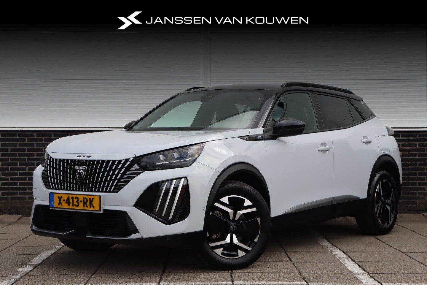Peugeot e-2008 - EV GT 54 kWh *Navigatie * Stoelverwarming * Alcantara & Massage * - AutoWereld.nl