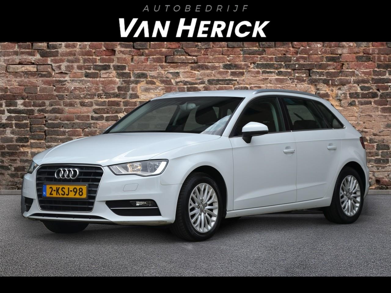 Audi A3 Sportback - 1.4 TFSI Ambiente Pro Line | Automaat | Cruise | Stoel-Verwarming - AutoWereld.nl