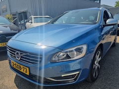 Volvo V60 - 2.4 D6 AWD Plug-In Hybrid Summum Leder Schuifdak