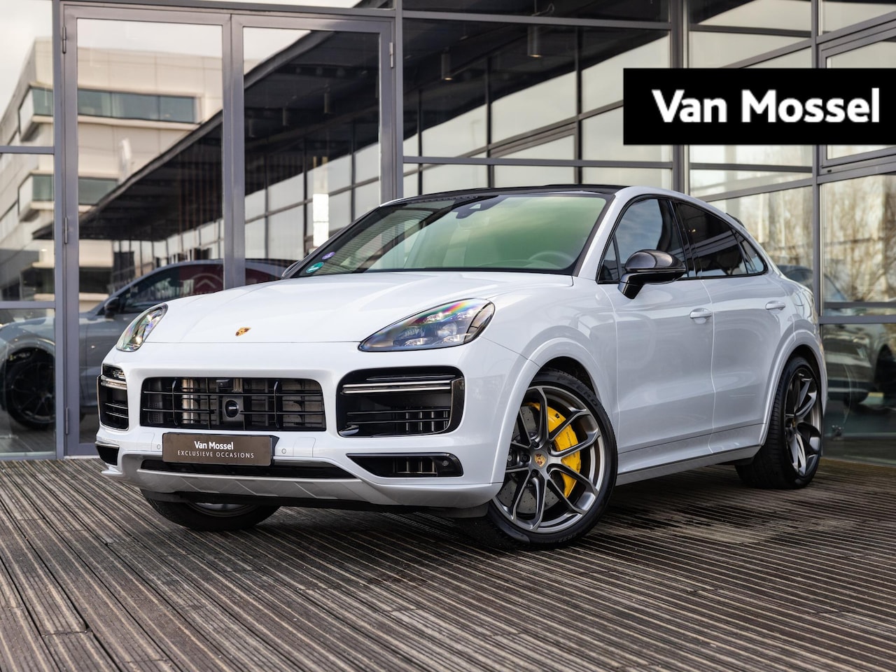 Porsche Cayenne Coupé - 4.0 Turbo S E-Hybrid 680 PK | Carbon Design Pakkket | Keyless | Head Up Display | 18-Weg M - AutoWereld.nl