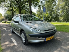 Peugeot 206 SW - 1.4 Pop' Art |Airco |Trekhaak |Elektrische.ramen |Apk 03-2026 |