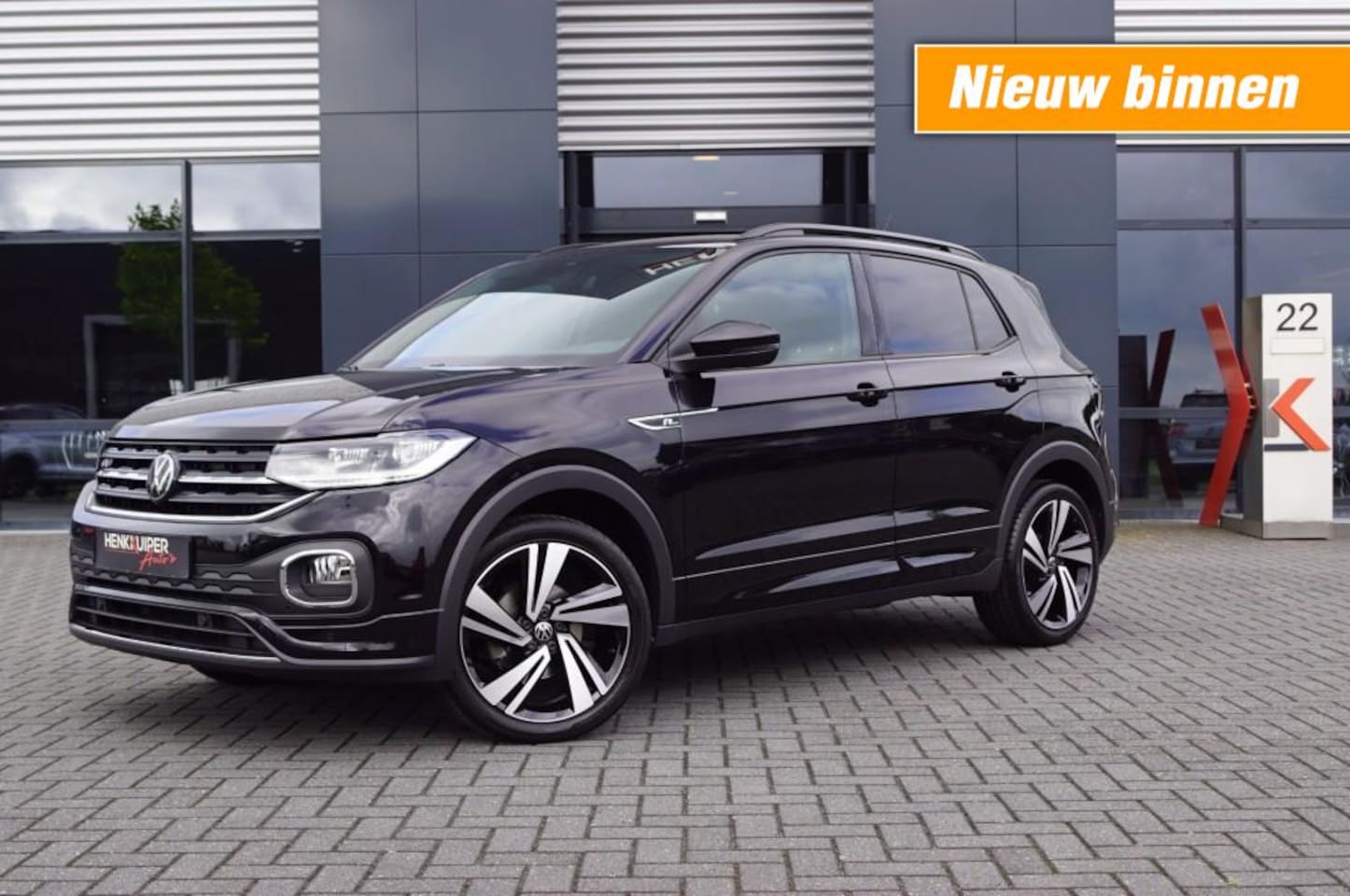 Volkswagen T-Cross - 1.5 TSI DSG R-Line 150pk / Navi / Camera/ ACC /LED / Trekhaak - AutoWereld.nl