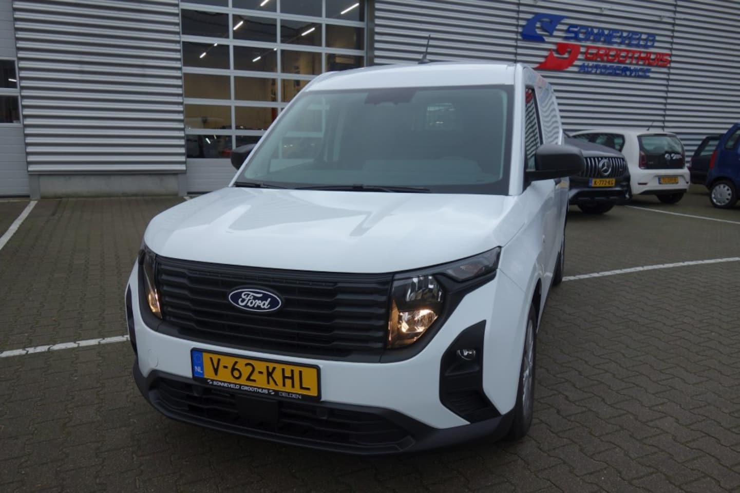 Ford Transit Courier - 1.5 EcoBlue Trend 1.5 ECOBLUE TREND, Parkeer en Winterpakket, All Season, Demo - AutoWereld.nl