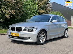 BMW 1-serie - 118i Executive Achteruit Camera*24/03/2026 APK(*Cruise*NAP*Clima*LM velgen*Parkeersensoren