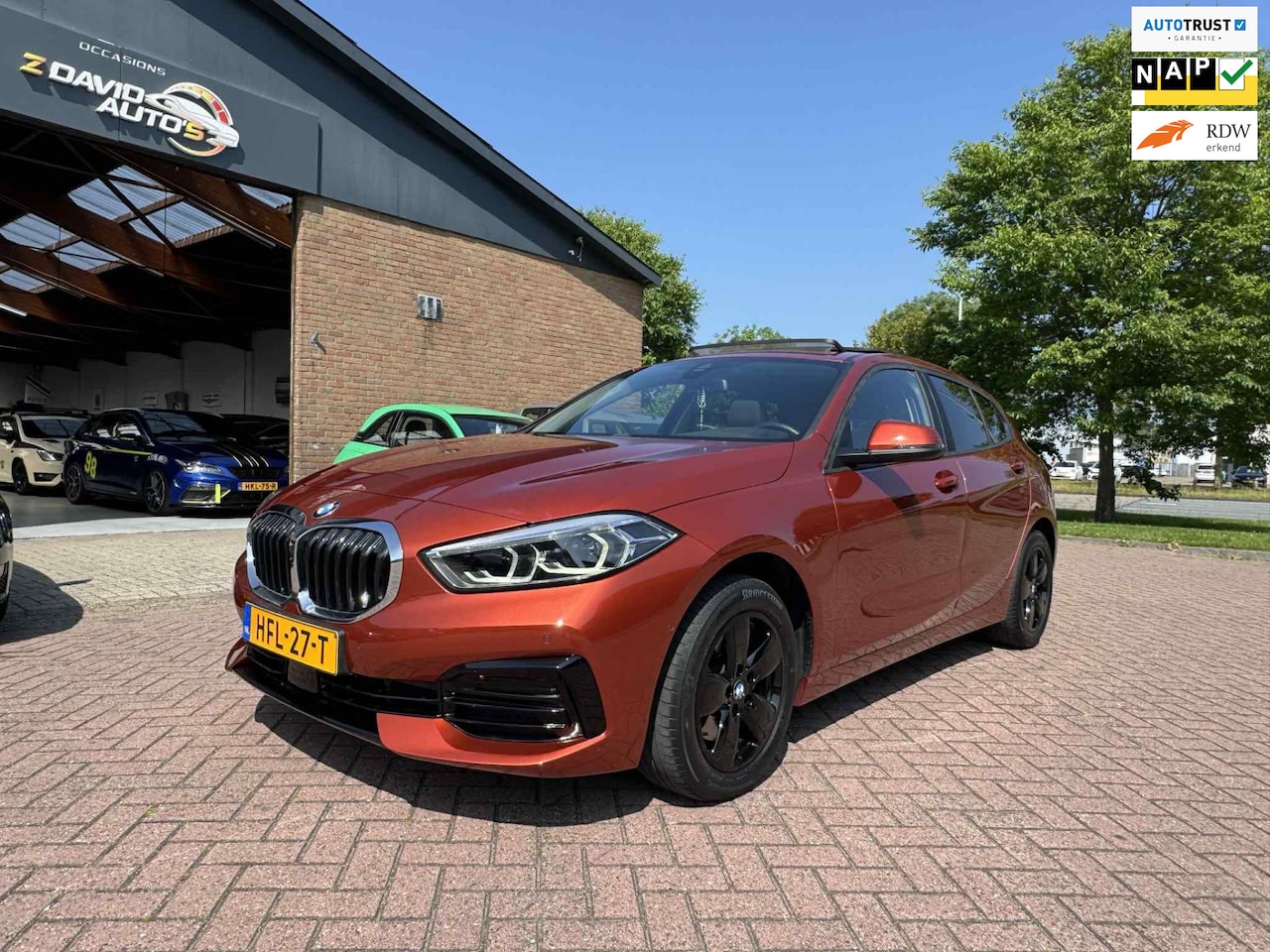 BMW 1-serie - 118i High Executive \Pano \ automaat - AutoWereld.nl