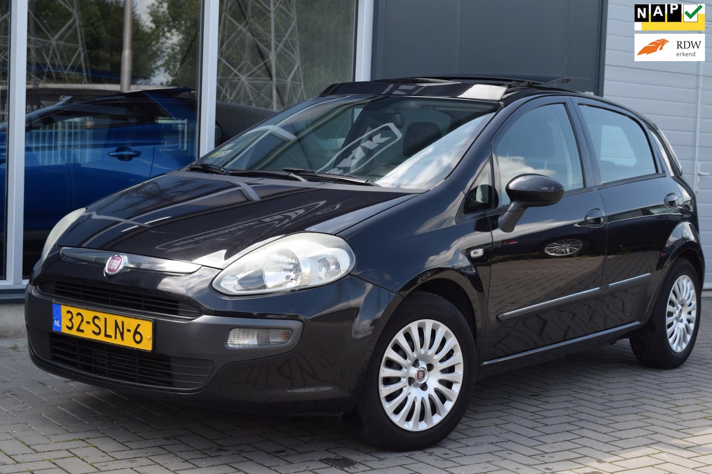 Fiat Punto Evo - 1.3 M-Jet Dynamic | Airco | Panoramadak | Cruise | APK 7-2025 - AutoWereld.nl