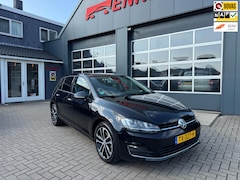 Volkswagen Golf - 1.4 TSI ACT Highline / ACC / Massage / Trekhaak / Keyless