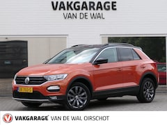 Volkswagen T-Roc - 1.5 TSI Style | Automaat | NL-auto | Trekhaak | ACC | Dodehoek detectie | Parkeersensoren