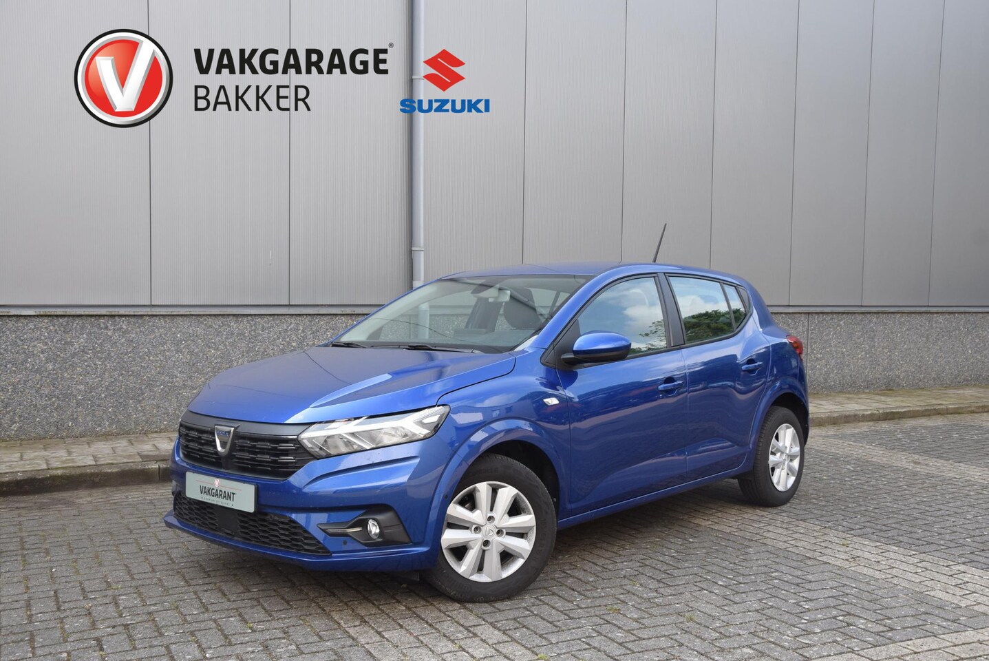 Dacia Sandero - 1.0 TCe 90 Comfort | Parkeer sensoren | Cruise control | Achteruitrijcamera | - AutoWereld.nl