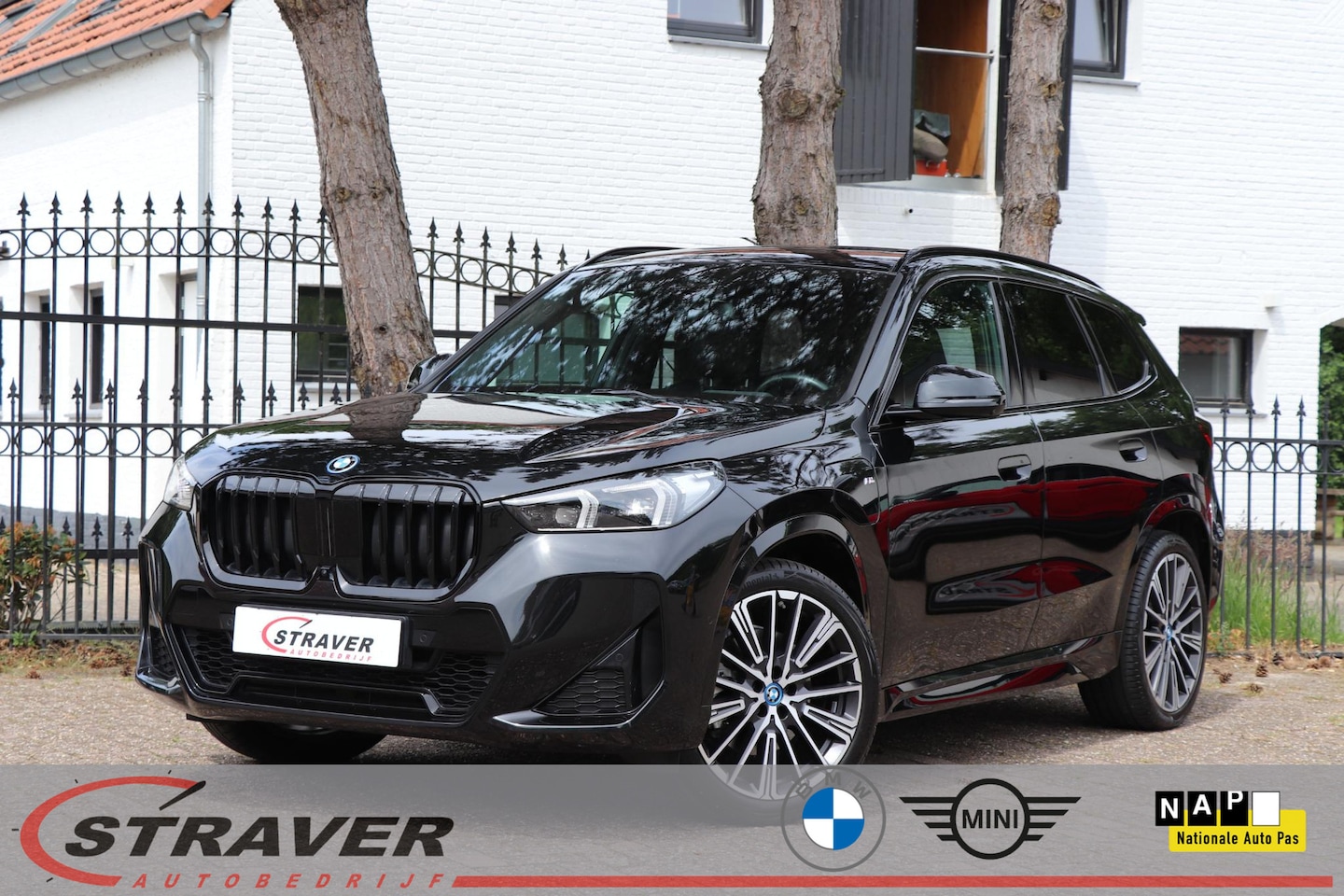 BMW X1 - xDrive30e |M-sport |Driving Assistant Professional |20' |Pano - AutoWereld.nl
