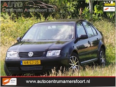 Volkswagen Bora - 1.6-16V Trendline ( INRUIL MOGELIJK )