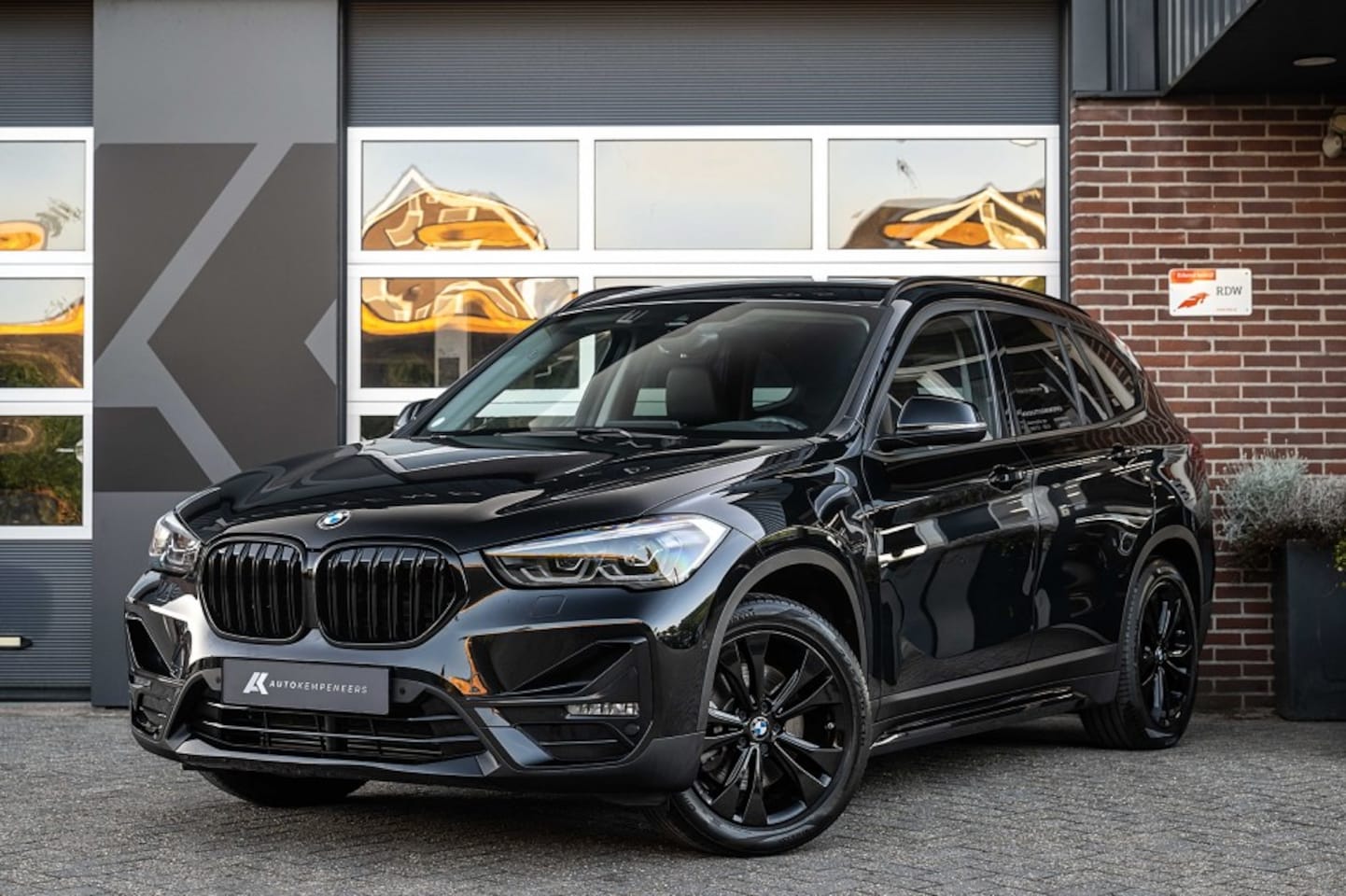 BMW X1 - 25e xDrive | Sportline | Stoelverwarming | HIFI | Camera | Ambiance verlichting | Head-Up - AutoWereld.nl