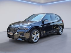 BMW X1 - xDrive25e M Sport /Apple Carplay/Sportstoelen/Parkeersens. V+A+Cam/Stoelverw./Elektr. Klep
