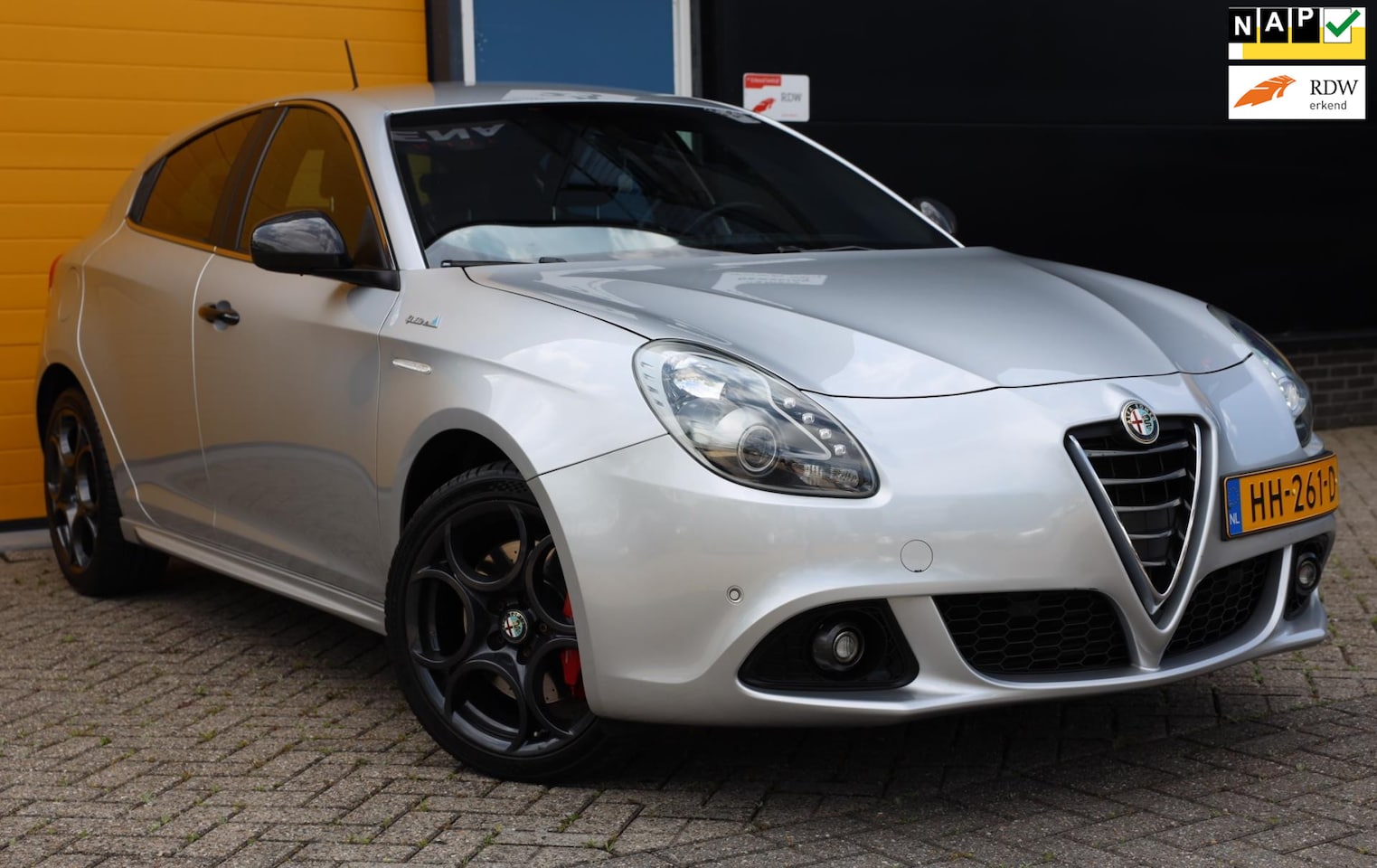 Alfa Romeo Giulietta - 1.4 T QV Line / AUT / NAP / 170 Pk / Navi / Ecc / Elek Pakket / Cruise Control / Led / Pdc - AutoWereld.nl