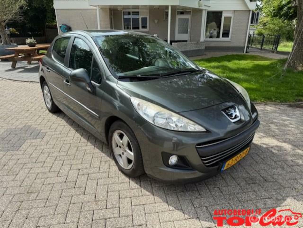 Peugeot 207 - 1.4 VTi Style met Airco en van de 2e eigenaar!! - AutoWereld.nl