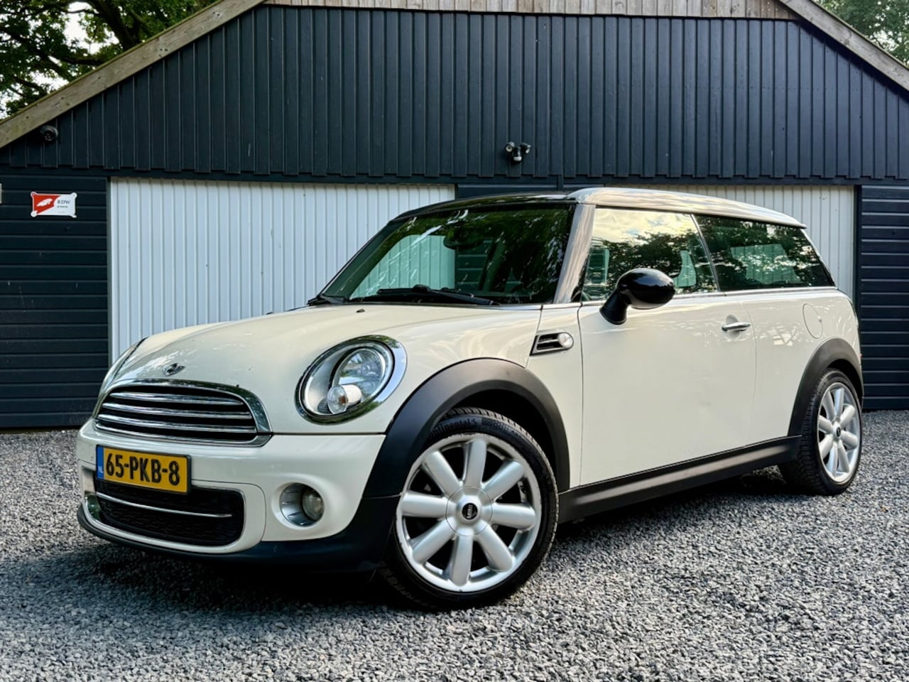 MINI Clubman - 1.6 Cooper Clubman 2011 Diesel Leer Airco NL-Auto - AutoWereld.nl