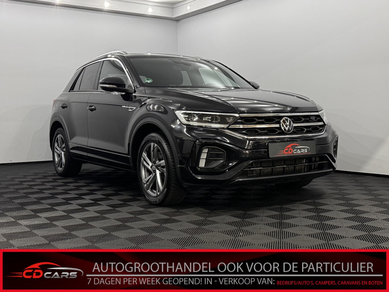 Volkswagen T-Roc - 2.0 TSI DSG 4Motion R-line Half leder, Camera, Navi, Stoelverwarming, Virtual desk, Cruise - AutoWereld.nl