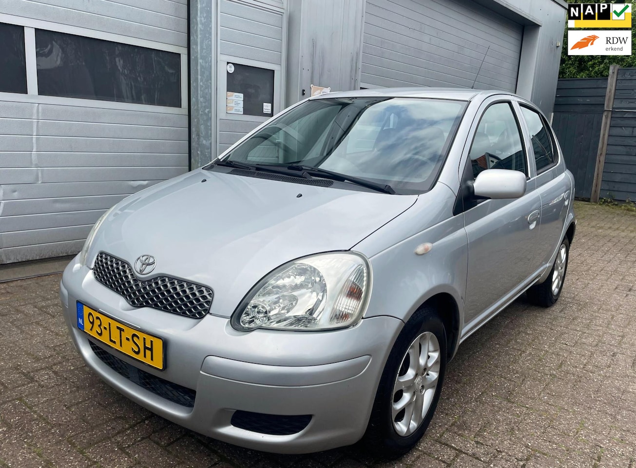 Toyota Yaris Verso - 1.3 VVT-i Sol 5D 2003-Elek.Pakket-New APK - AutoWereld.nl