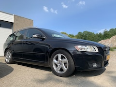Volvo V50 - 1.6 D2 S/S Limited Edition NAP Leer Navi Trekhaak Airco Cruise control
