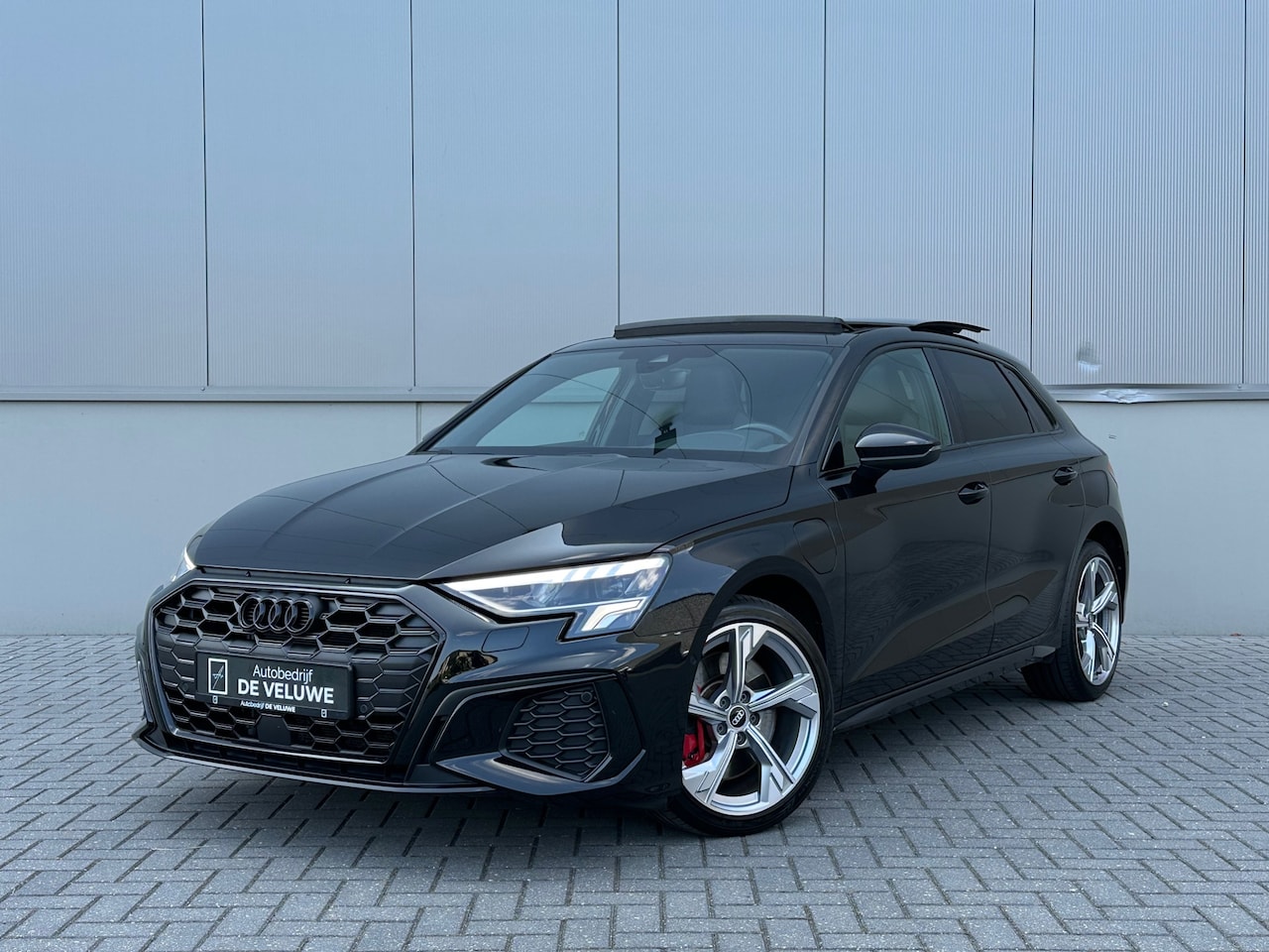 Audi A3 Sportback - 45 TFSI e S-Line Pano B&O 245PK - AutoWereld.nl