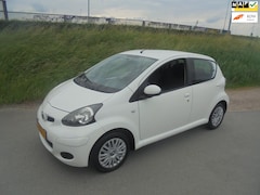 Toyota Aygo - ayco 1.0 benzine AUTOMAAT airco navigatie 135.000km
