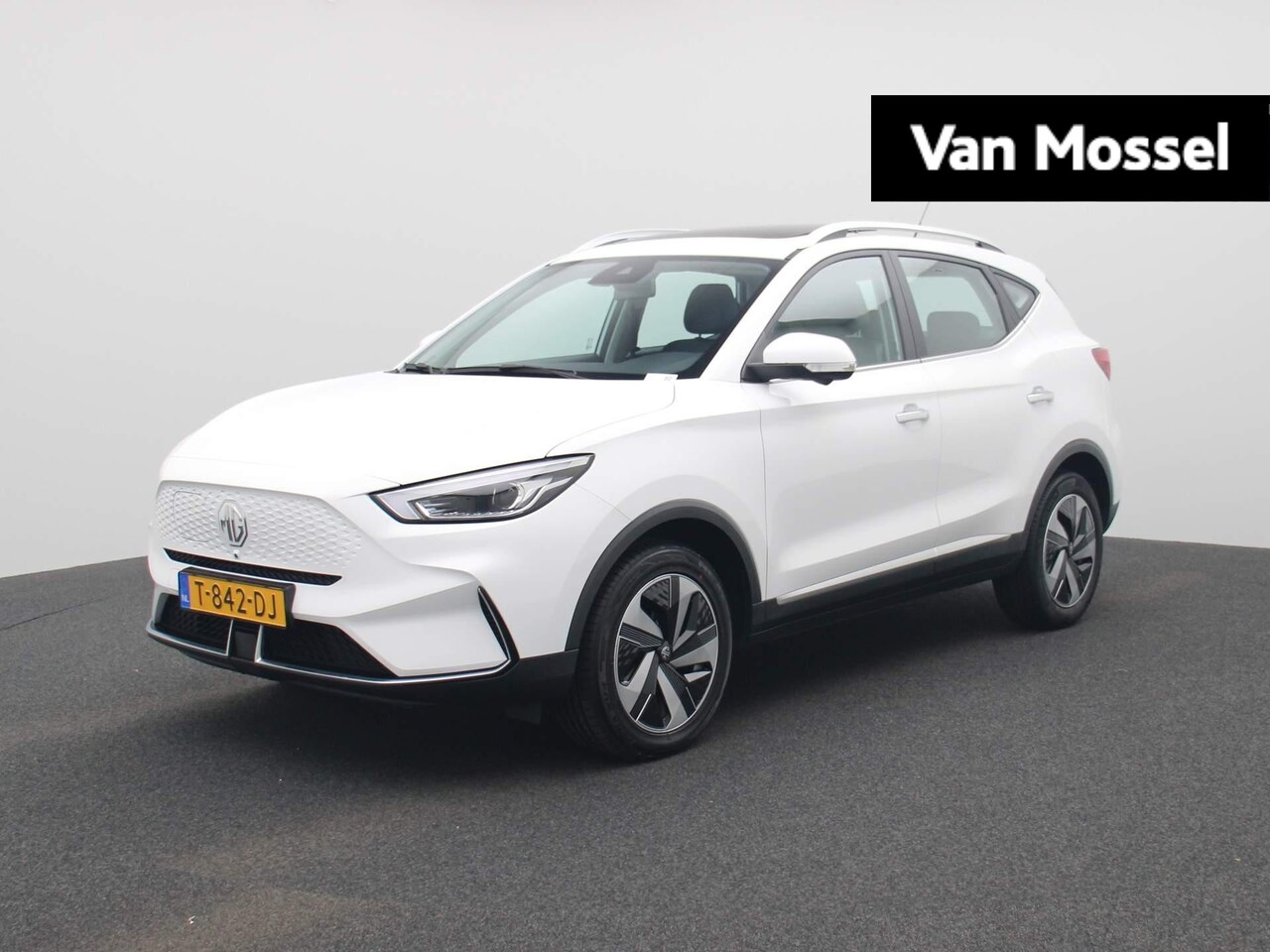 MG ZS - EV Standard Range Luxury 50 kWh MG ZS EV Standard Range Luxury 50 kWh | Leder | Navi | ECC - AutoWereld.nl