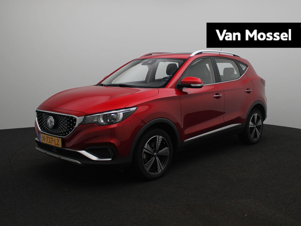MG ZS - Luxury 45 kWh | 1e-Eigenaar | Navi | Panoramadak | Leder | Camera | Apple CarPlay | - AutoWereld.nl
