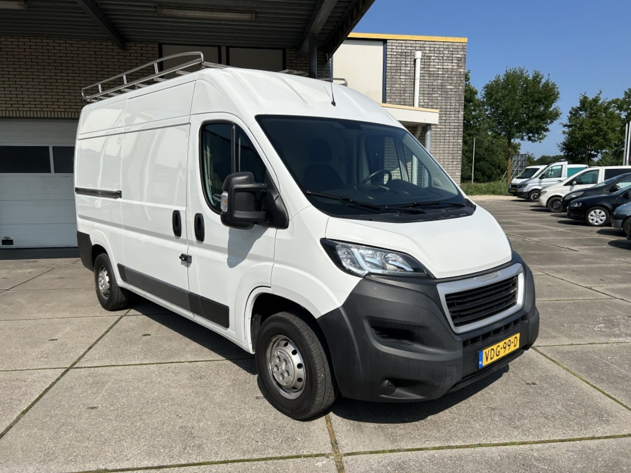 Peugeot Boxer - 330 2.2 HDI L2H2 NAVI 140 PK 73000 KM - AutoWereld.nl