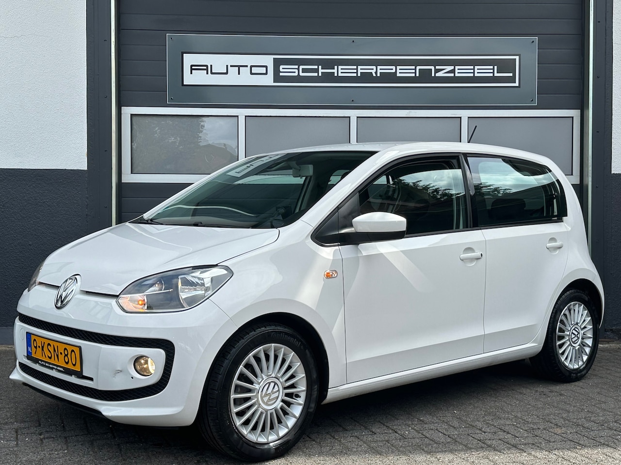 Volkswagen Up! - 1.0 HIGH UP! I NAVI I 86 dkm I AIRCO I 5-drs - AutoWereld.nl