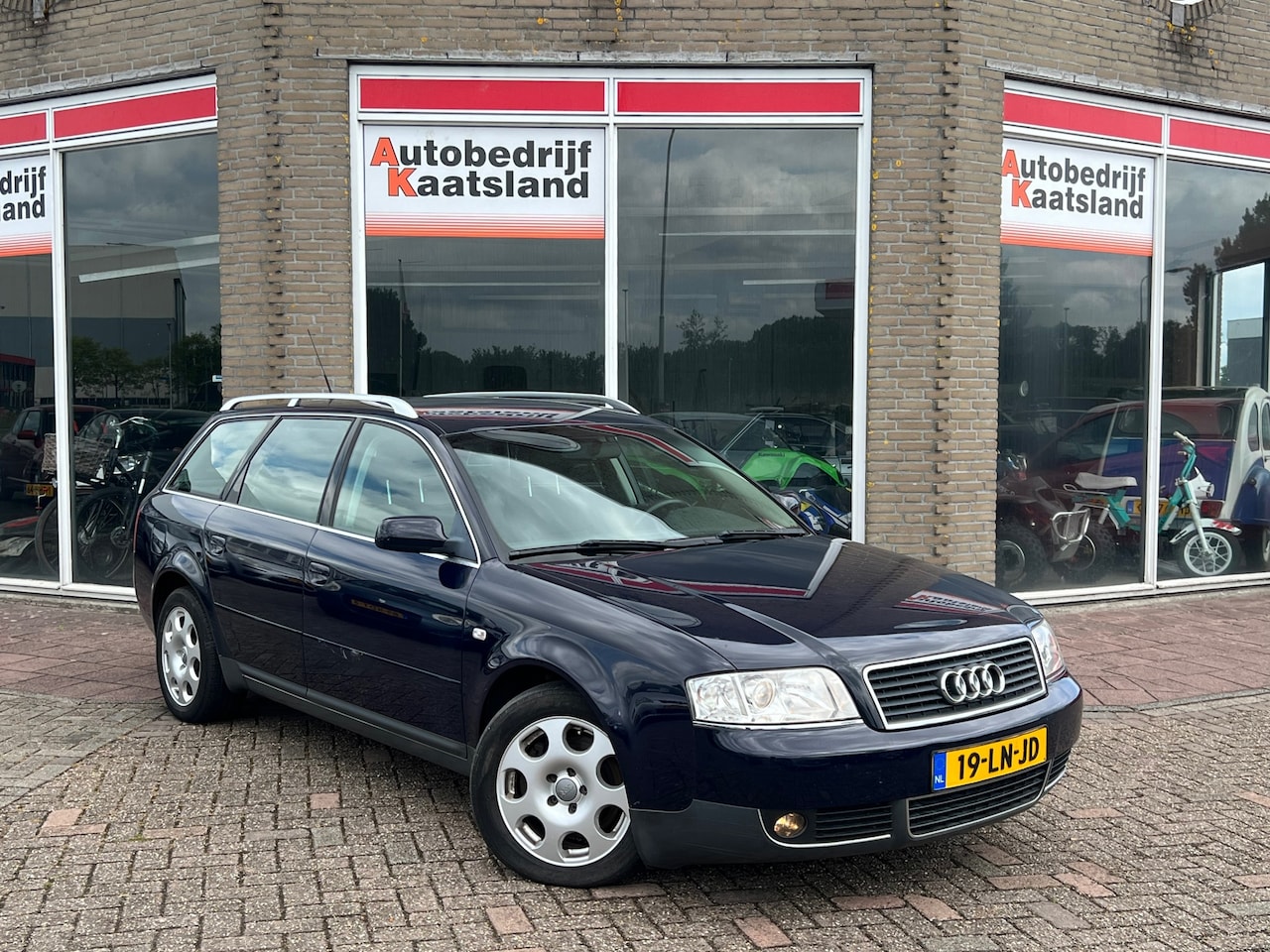 Audi A6 Avant - 2.4 MT - Automaat - Clima - Cruise - - AutoWereld.nl